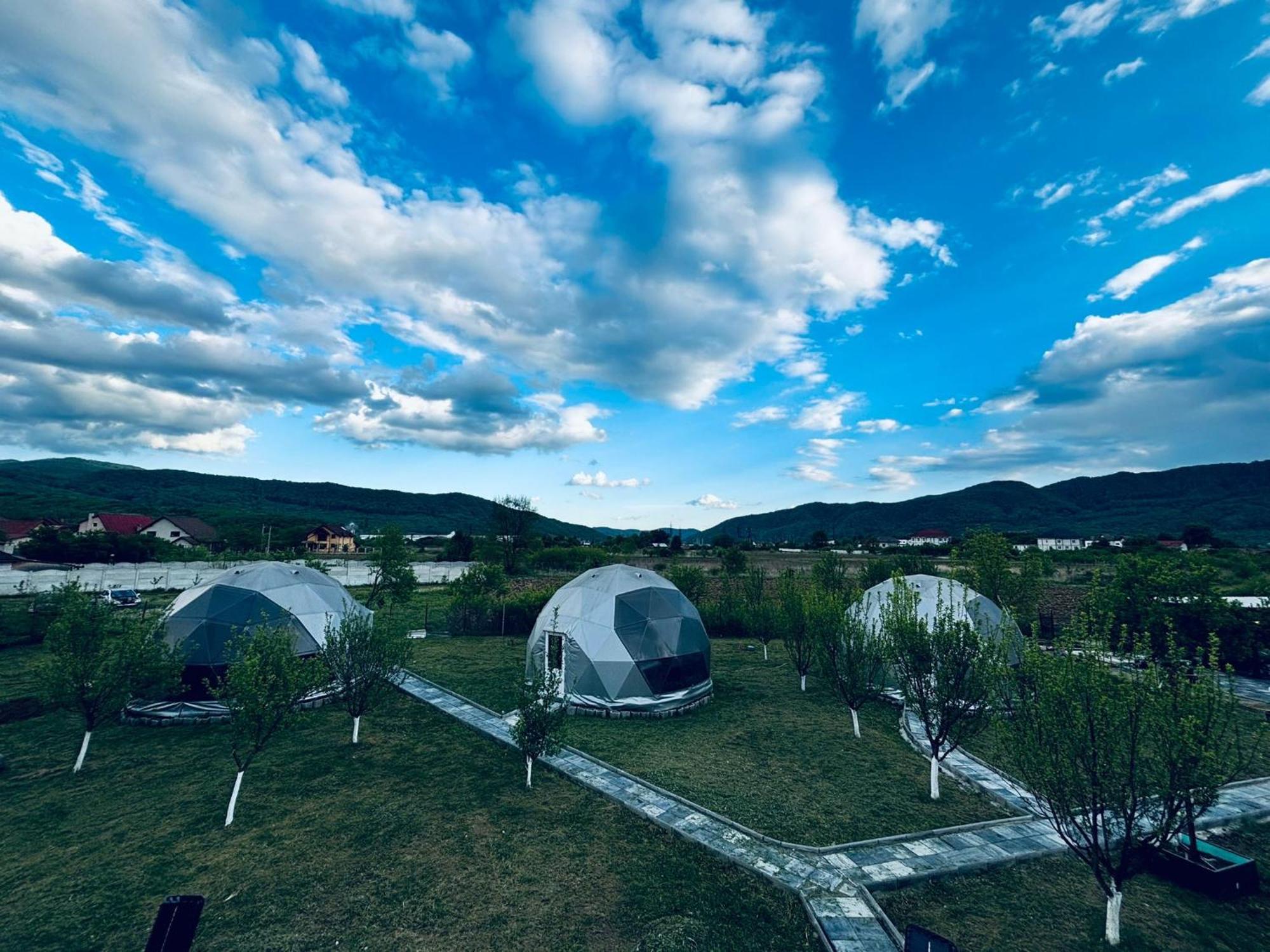 Hotel Sun Garden Glamping Domes Călimăneşti Zewnętrze zdjęcie